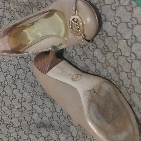 Shoe - Picture 4 of 6